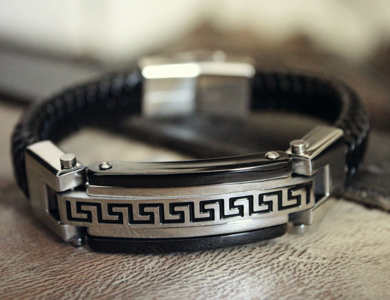 Bracelet en Cuir MORETI pour Homme avec motifs Grecs..